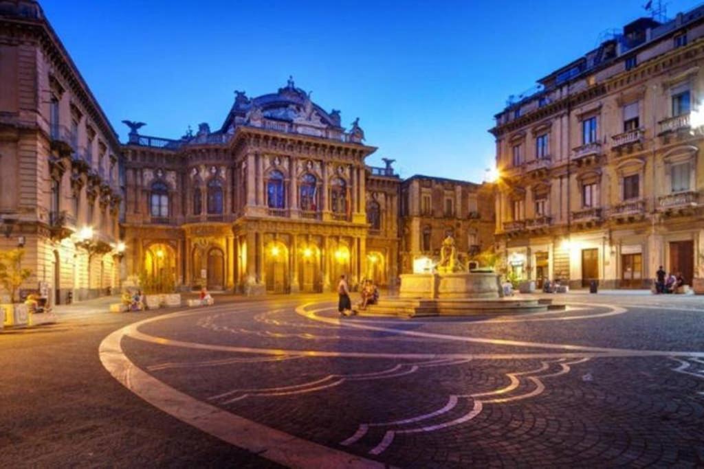 شقة Dock78 - Miniloft In Catania Center المظهر الخارجي الصورة